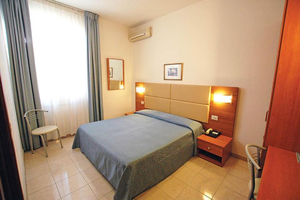 מרינה די מסה Hotel Patrizia מראה חיצוני תמונה