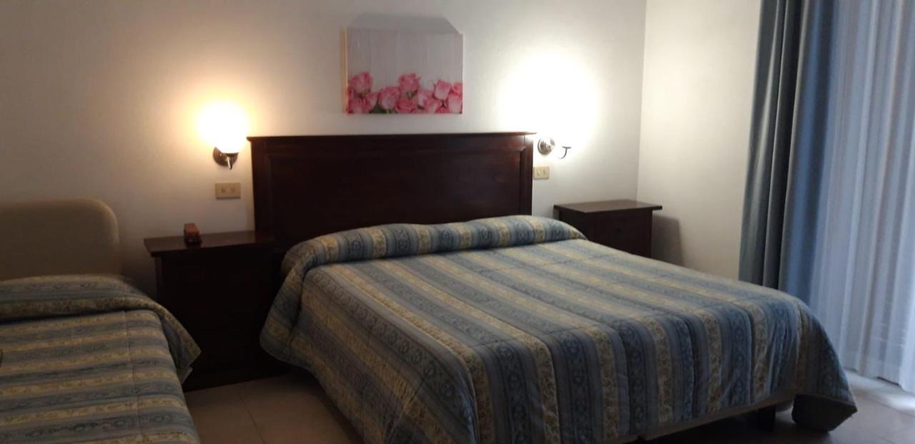 מרינה די מסה Hotel Patrizia מראה חיצוני תמונה